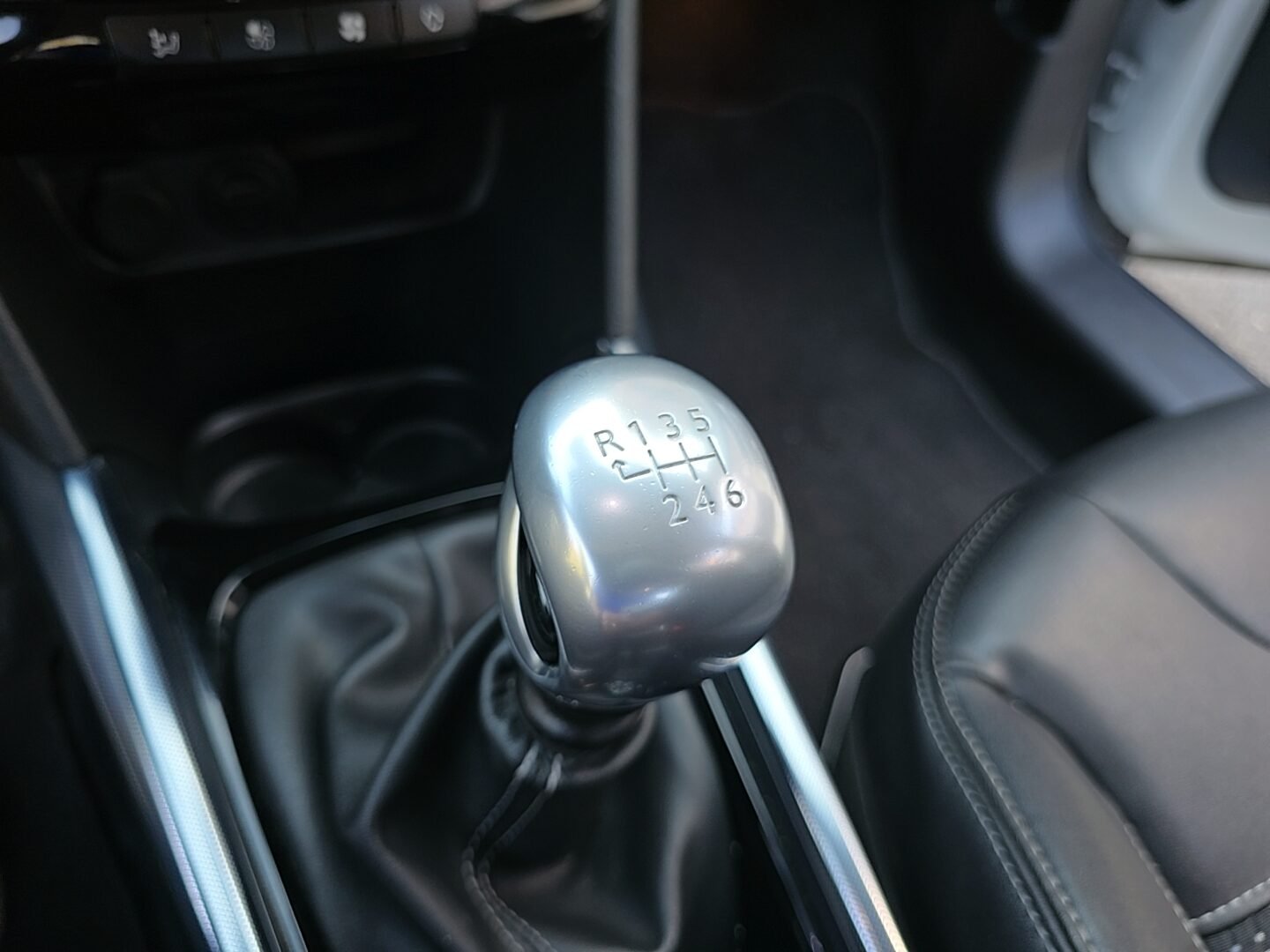 PEUGEOT 2008 1.6eHDI ALLURE