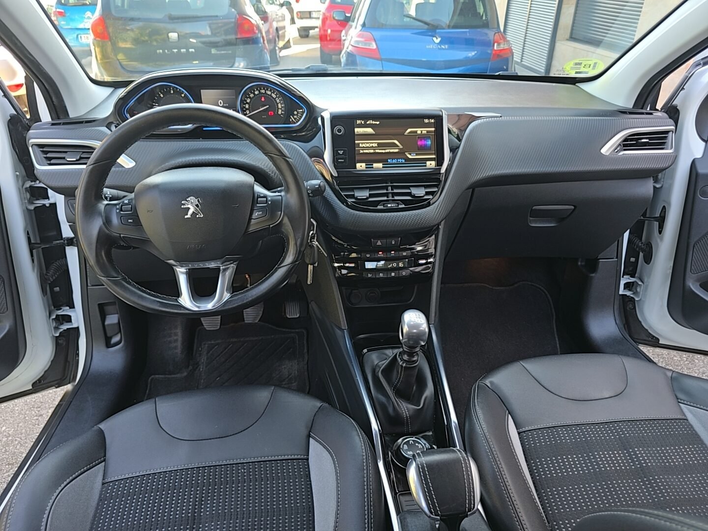 PEUGEOT 2008 1.6eHDI ALLURE