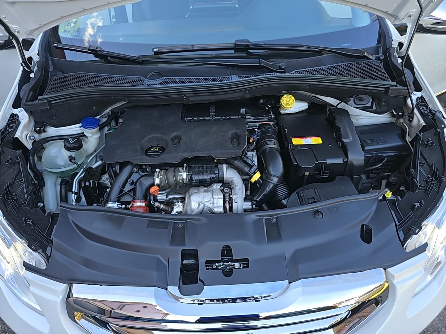 PEUGEOT 2008 1.6eHDI ALLURE