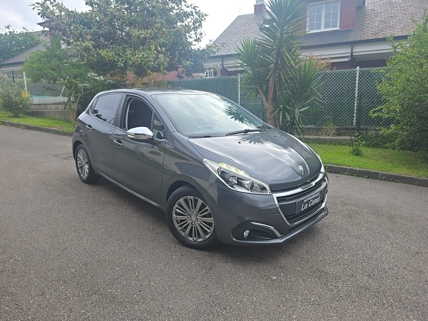 PEUGEOT 208 1.6HDI STYLE