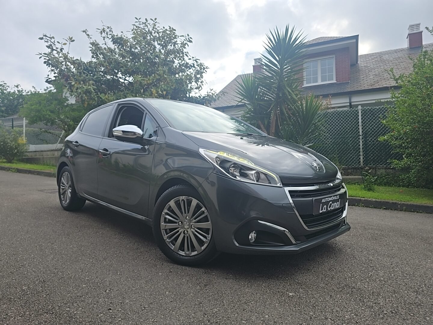 PEUGEOT 208 1.6HDI STYLE