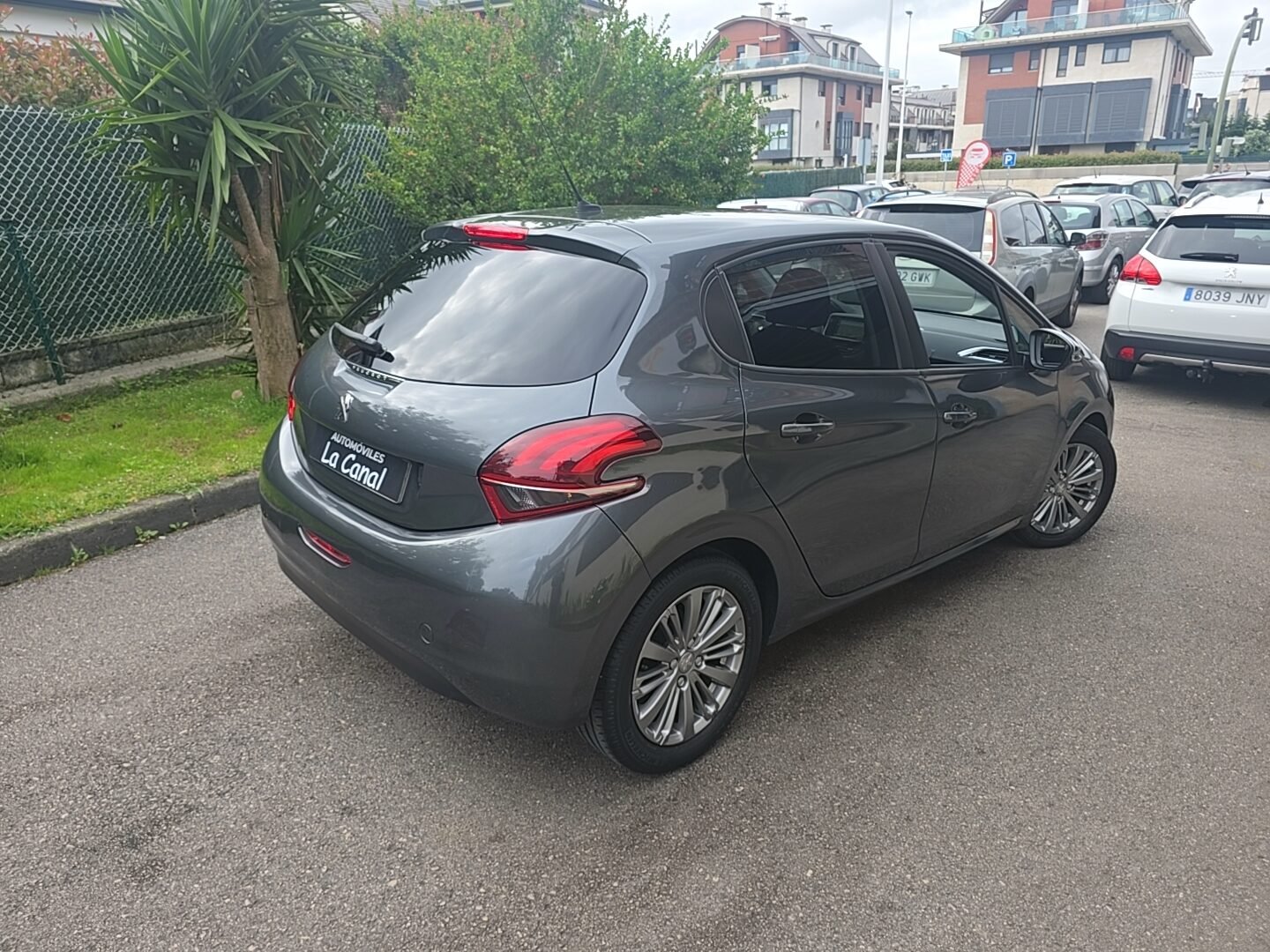 PEUGEOT 208 1.6HDI STYLE