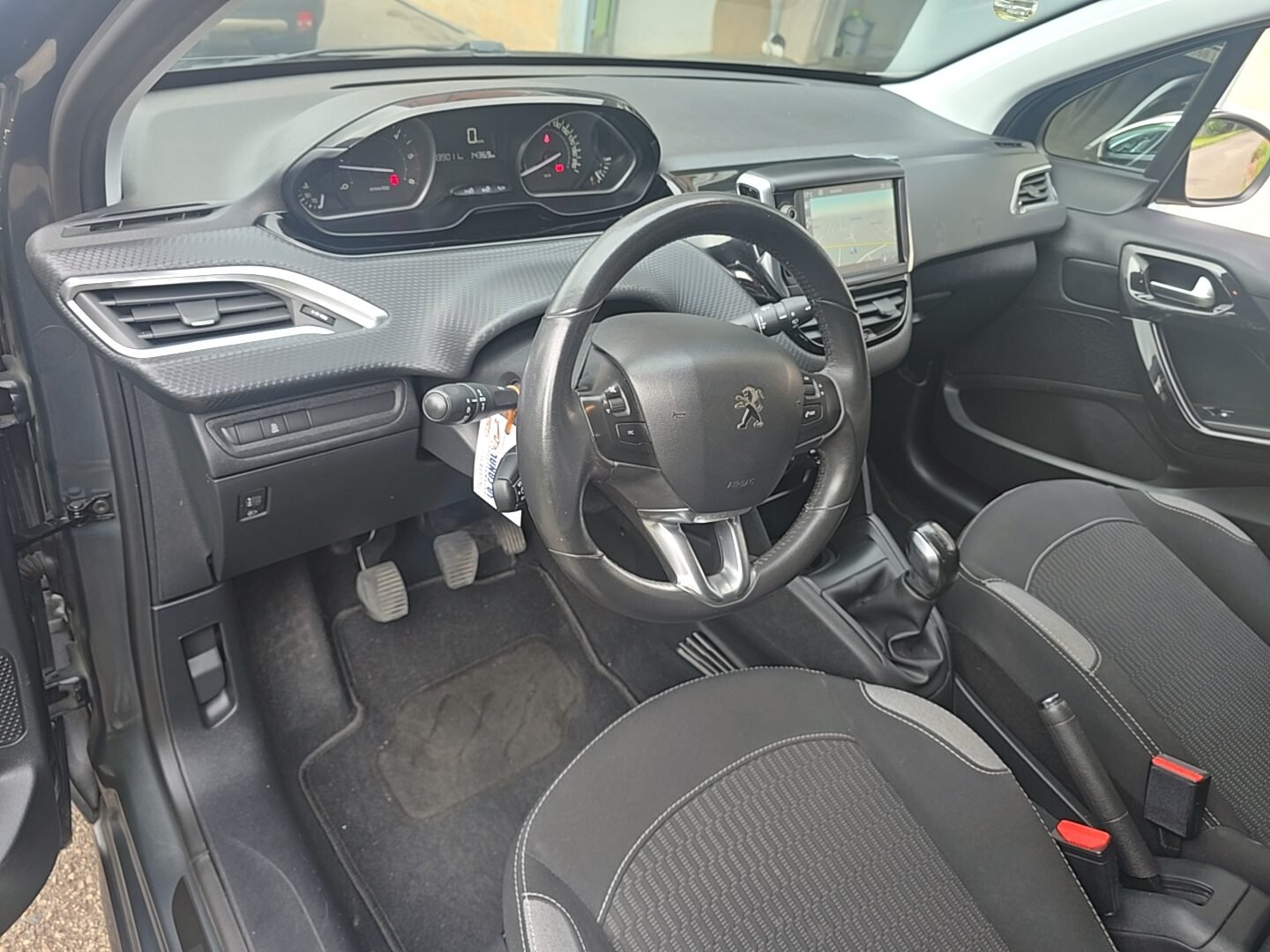 PEUGEOT 208 1.6HDI STYLE