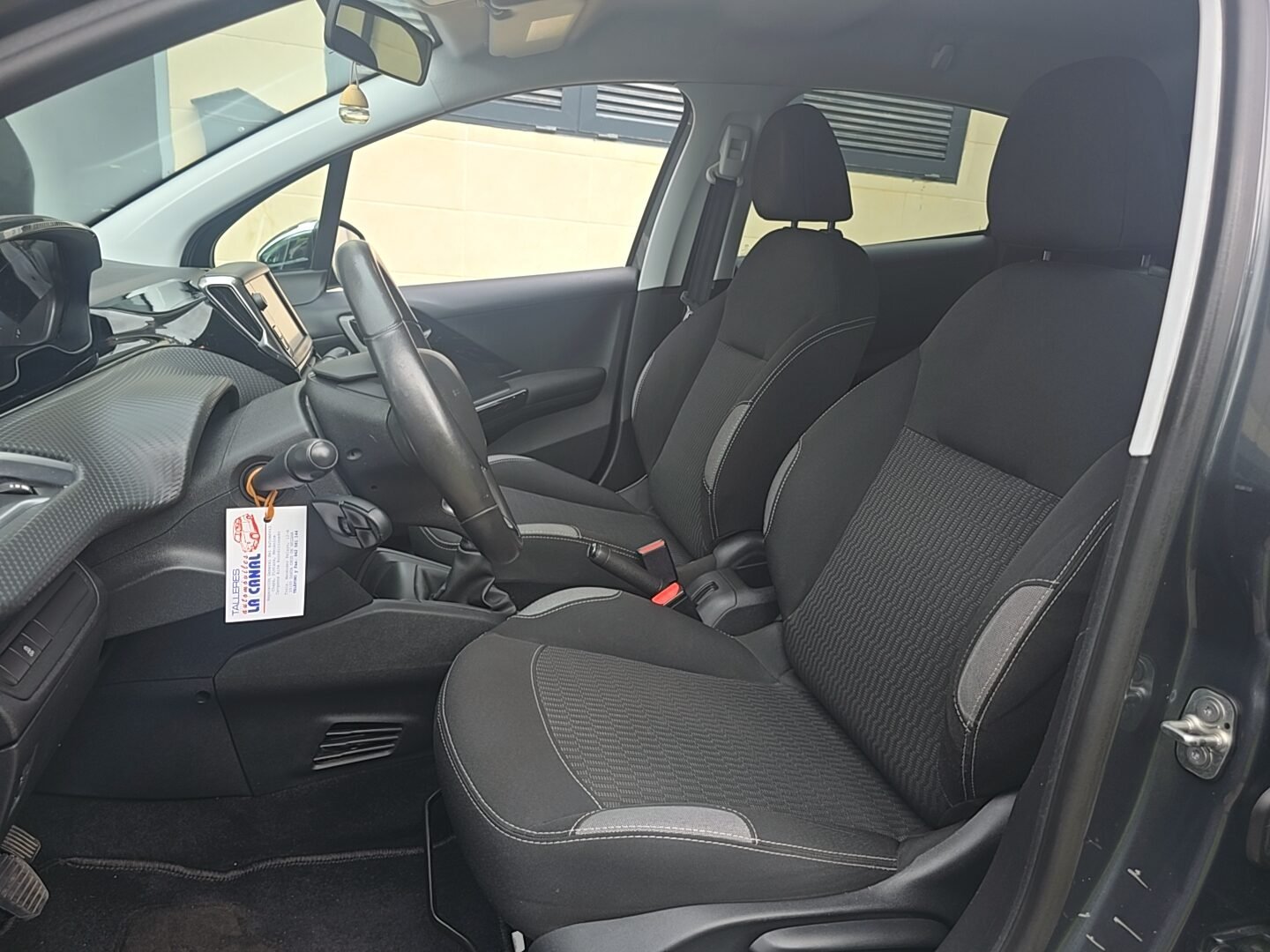PEUGEOT 208 1.6HDI STYLE