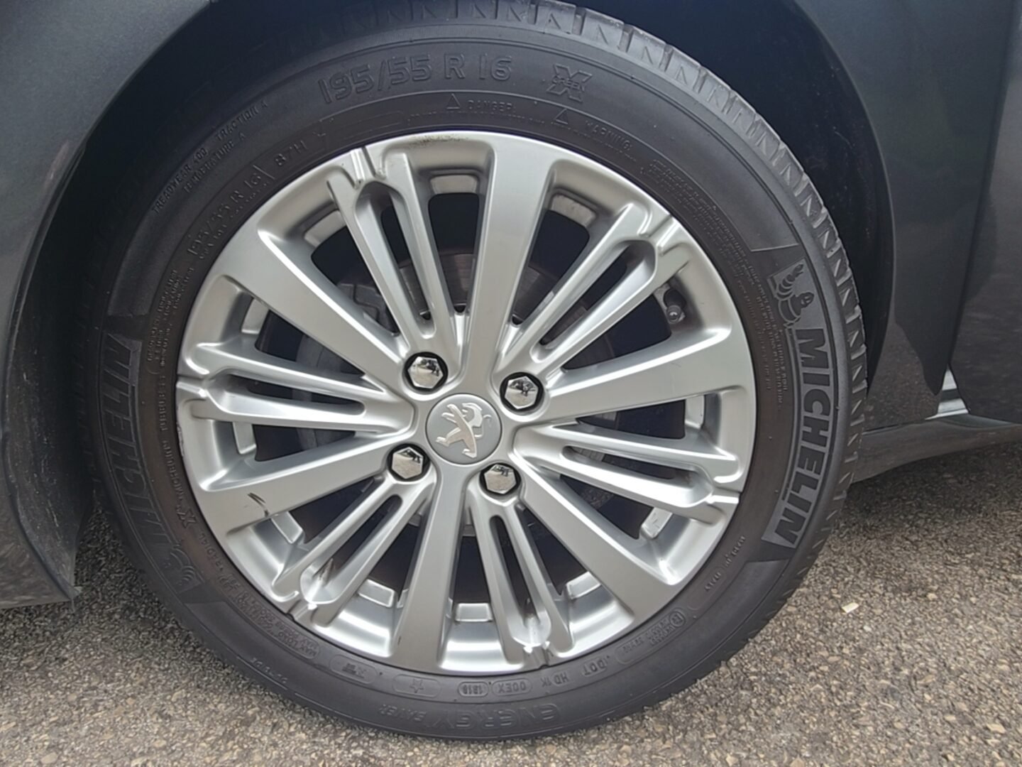 PEUGEOT 208 1.6HDI STYLE