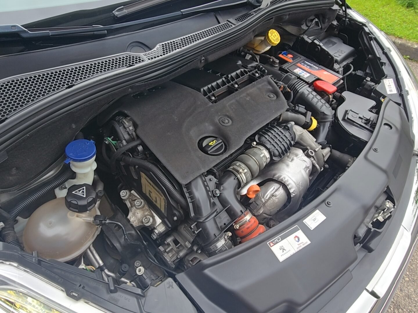 PEUGEOT 208 1.6HDI STYLE