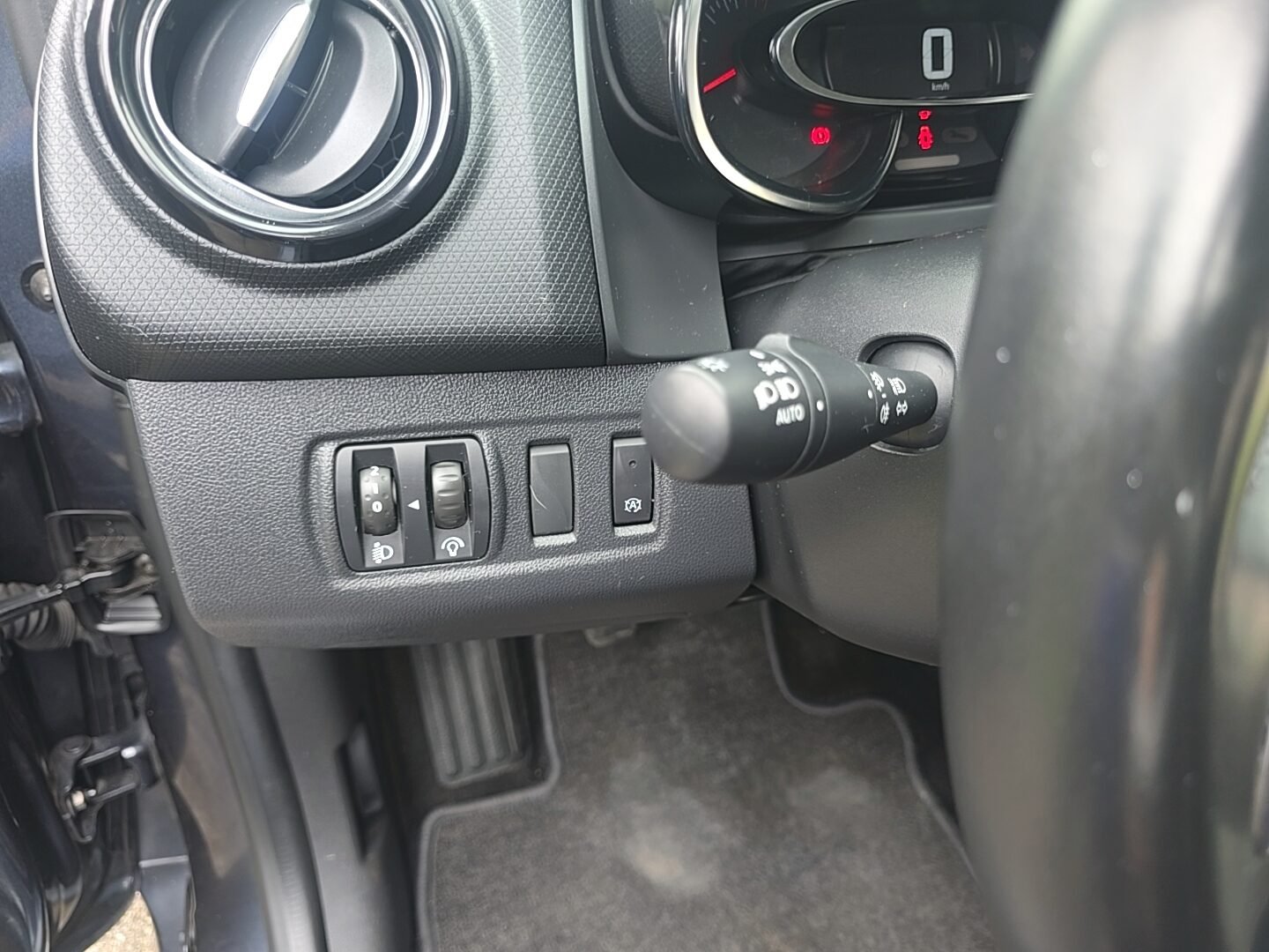 RENAULT Clio TCE LIMITED ENERGY