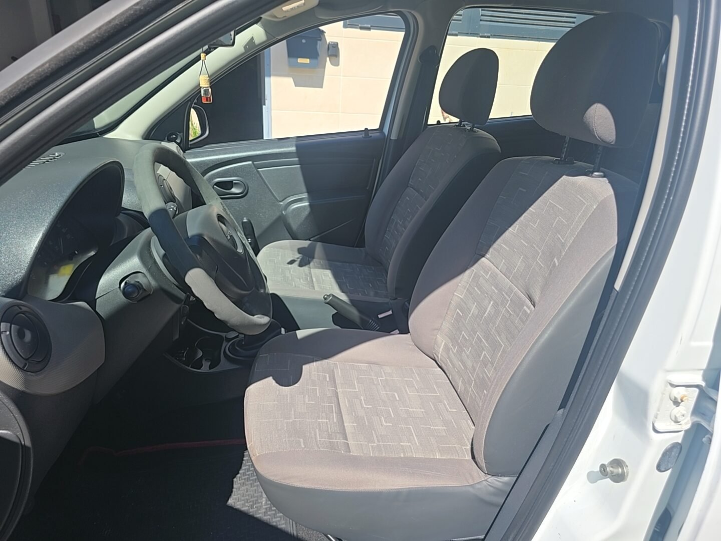 DACIA SANDERO 1.2I 16V BASE