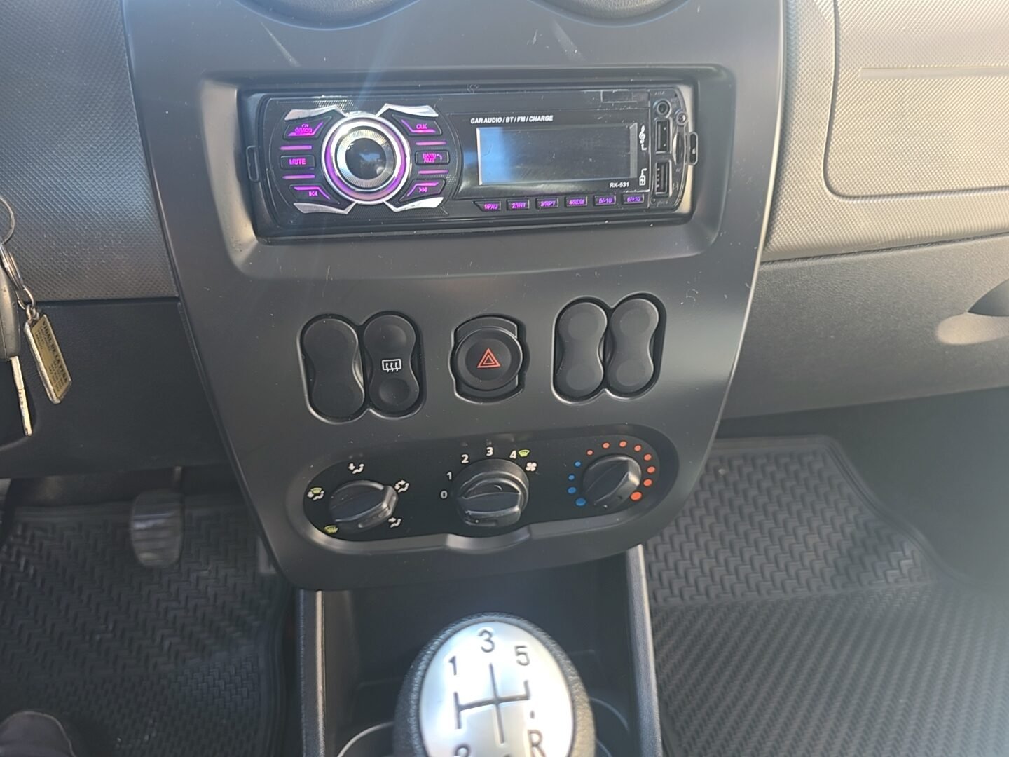 DACIA SANDERO 1.2I 16V BASE