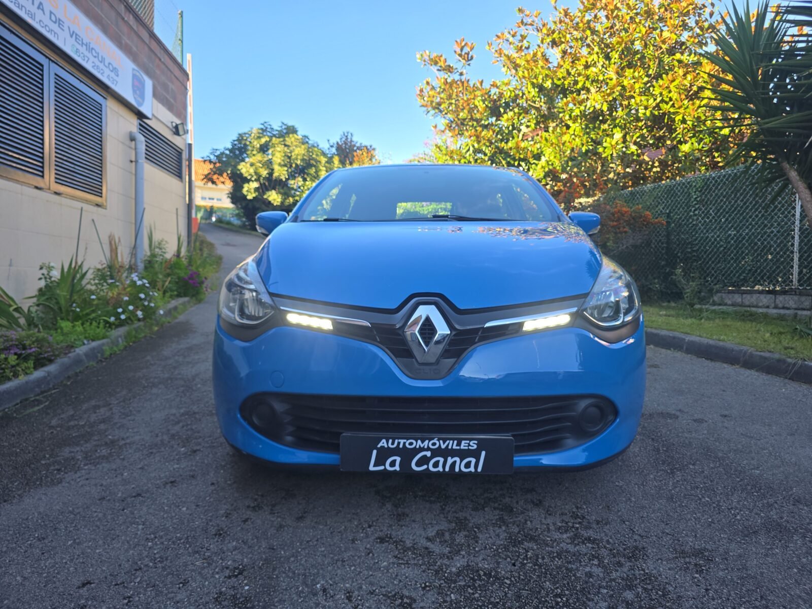 RENAULT Clio 1.2I AUTHENTIQUE