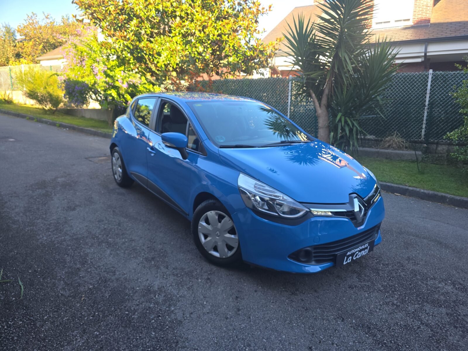 RENAULT Clio 1.2I AUTHENTIQUE