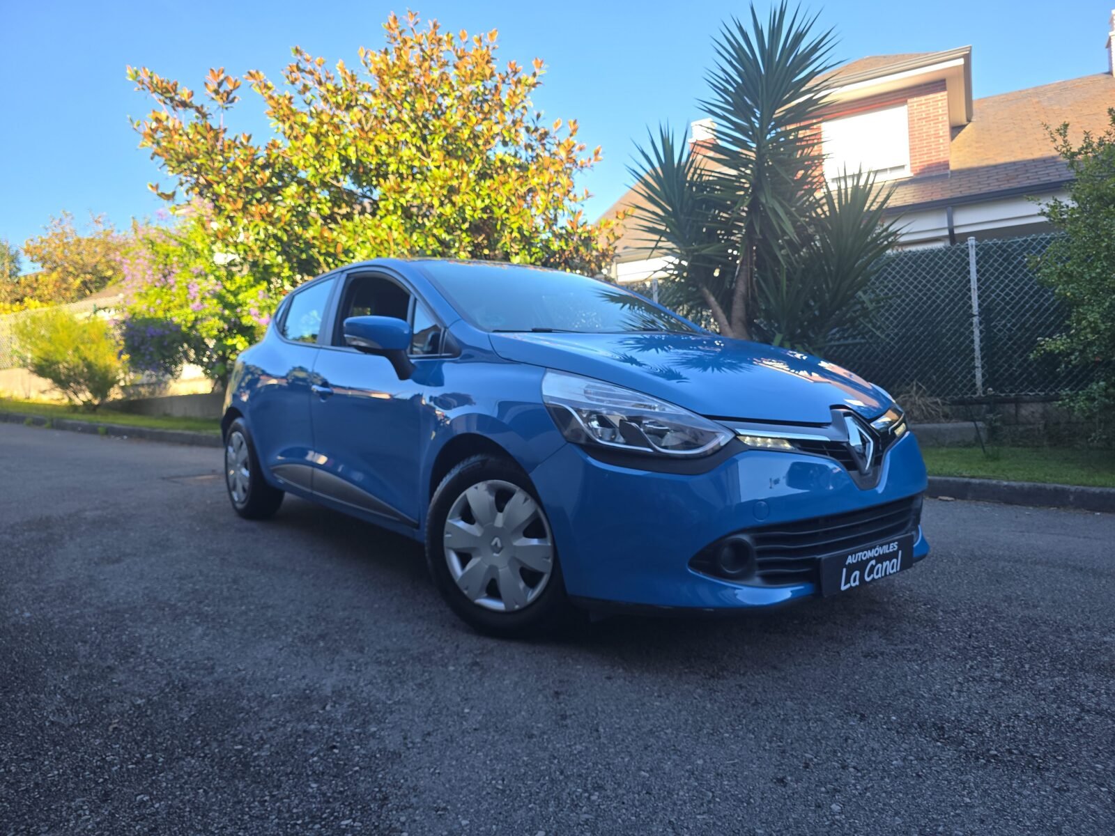 RENAULT Clio 1.2I AUTHENTIQUE