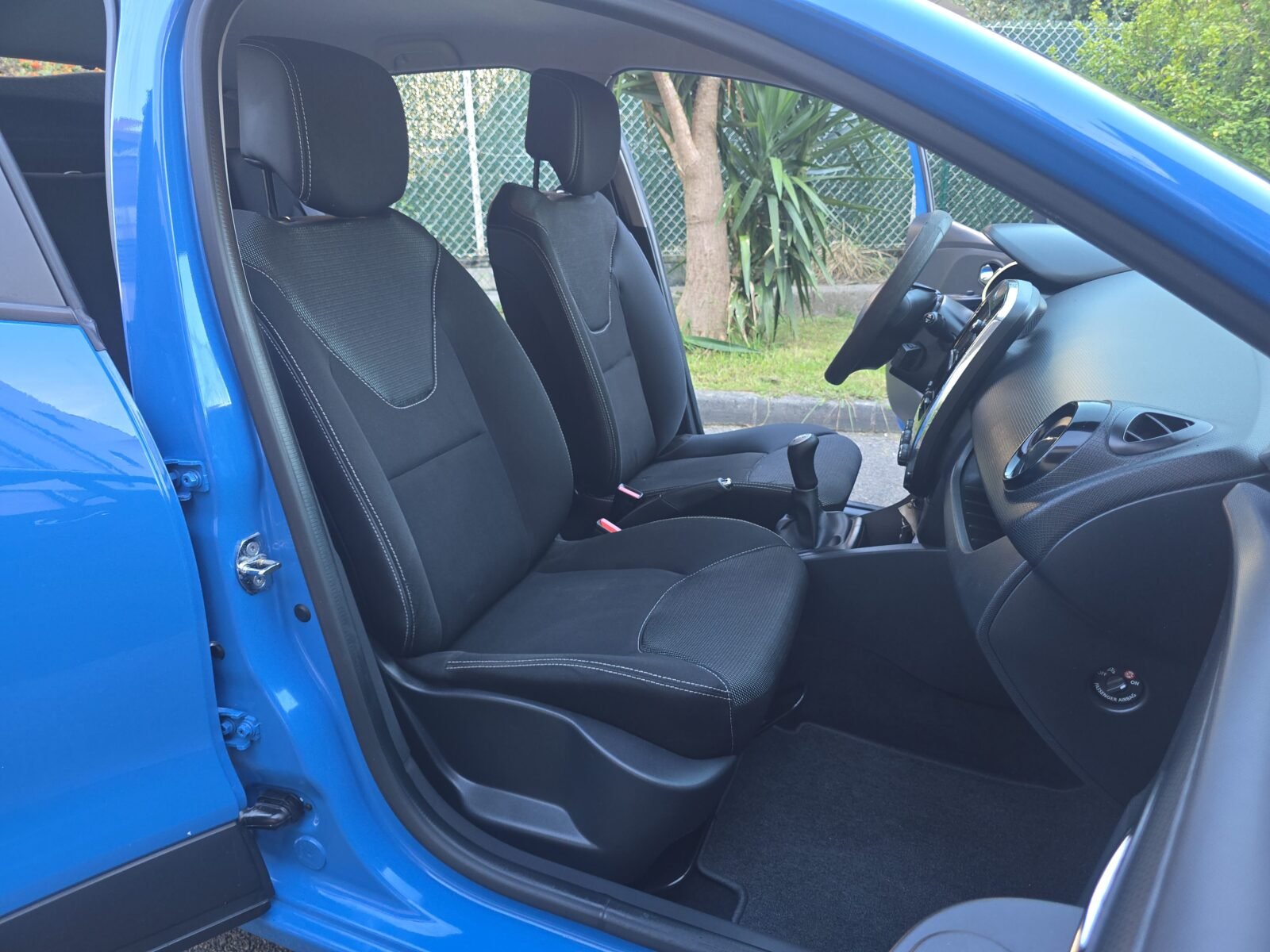 RENAULT Clio 1.2I AUTHENTIQUE