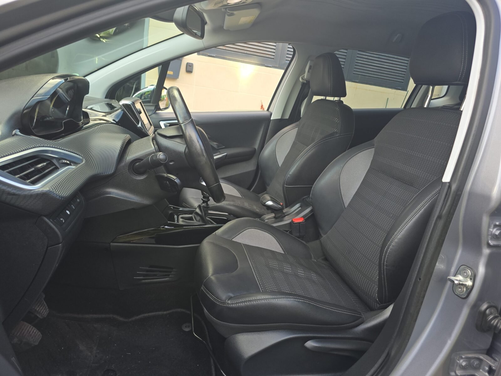 PEUGEOT 2008 1.6BlueHDI ALLURE