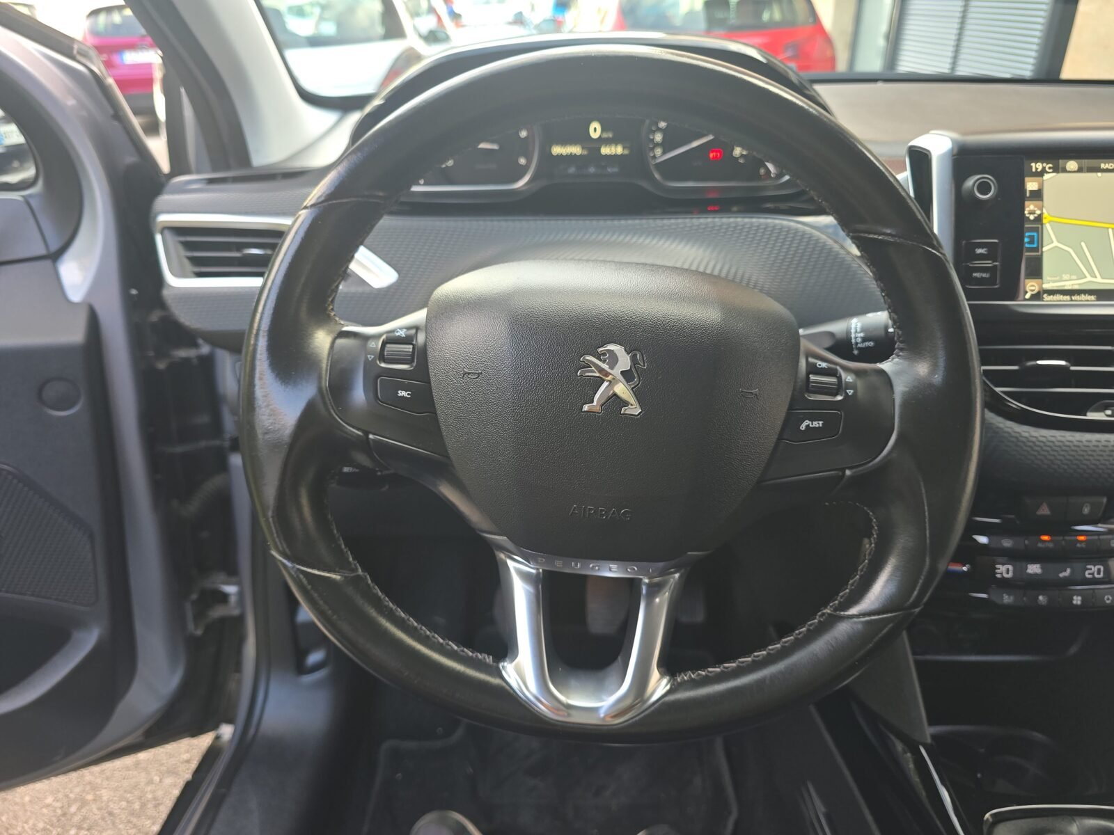 PEUGEOT 2008 1.6BlueHDI ALLURE