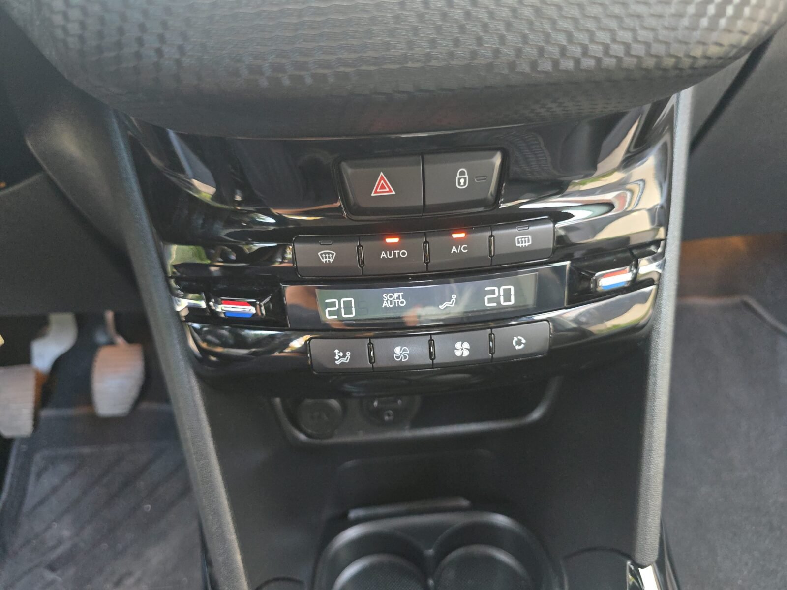 PEUGEOT 2008 1.6BlueHDI ALLURE