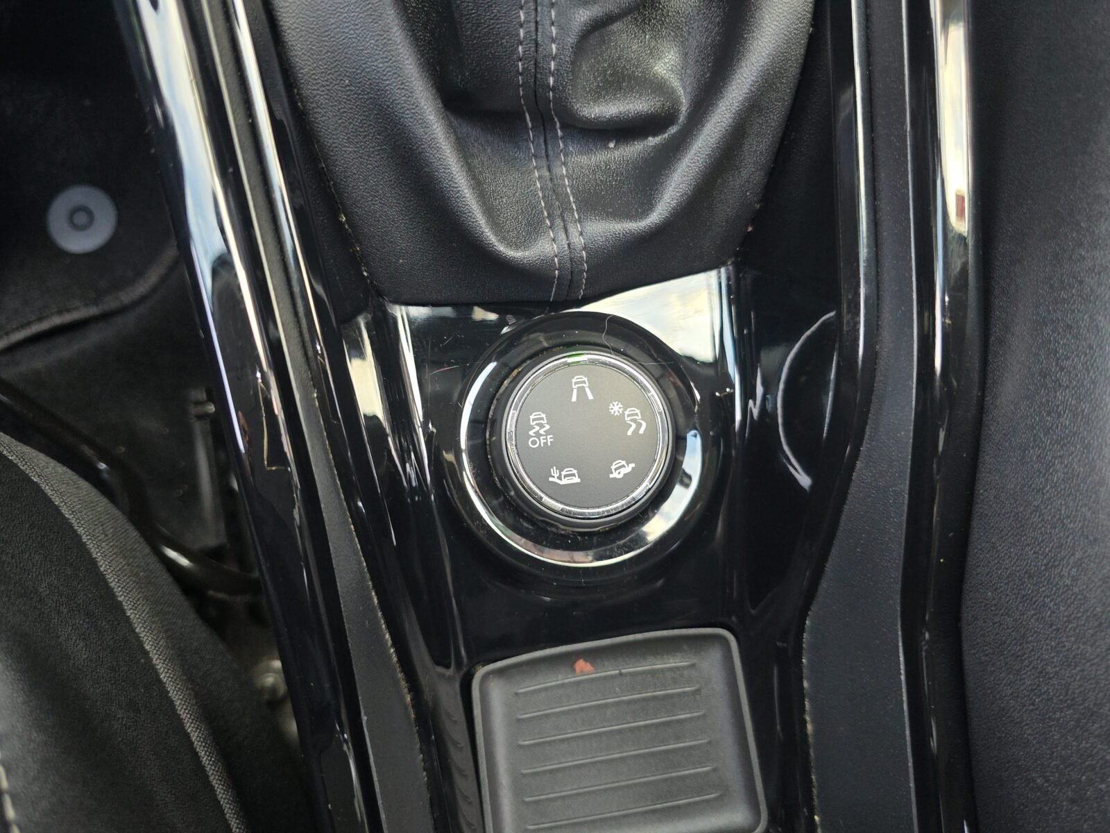PEUGEOT 2008 1.6BlueHDI ALLURE