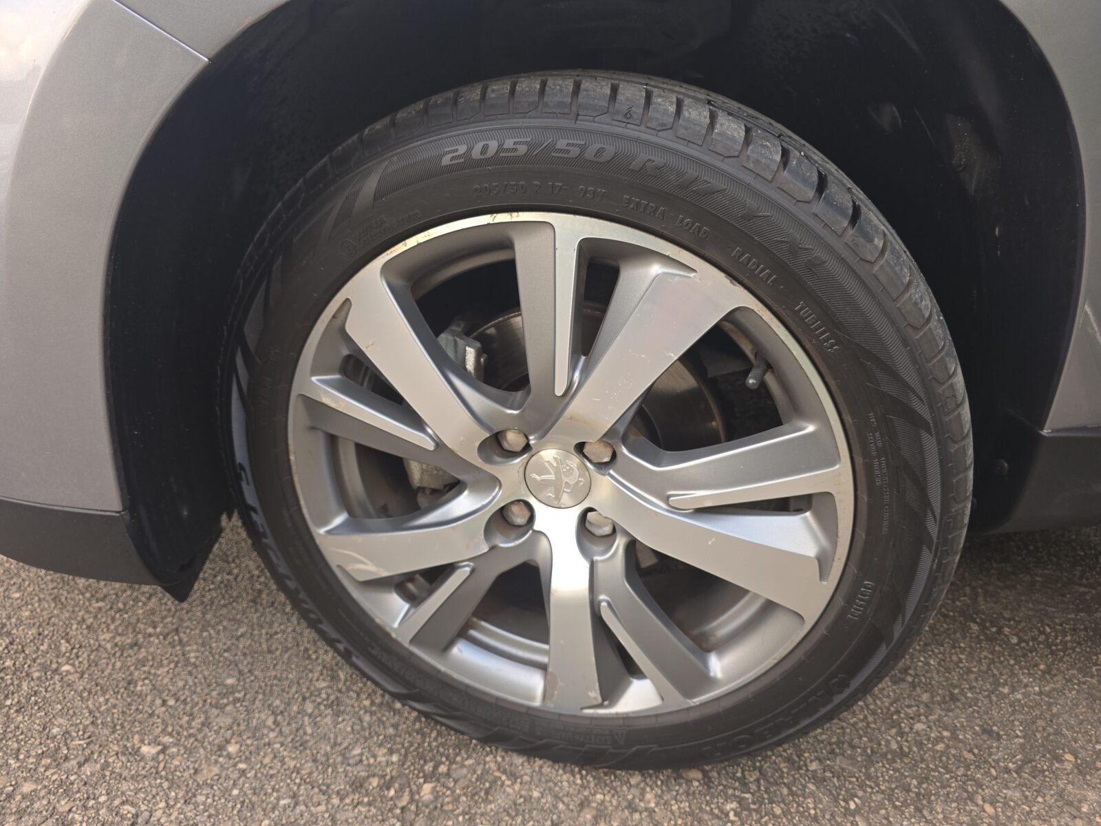 PEUGEOT 2008 1.6BlueHDI ALLURE