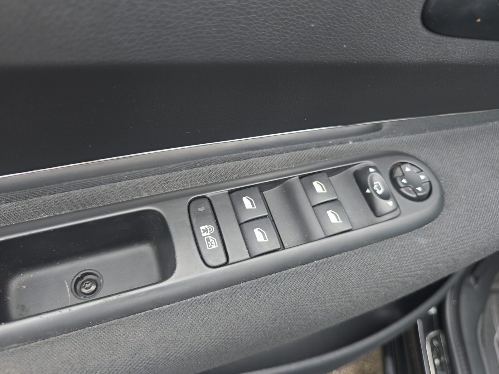 PEUGEOT 5008 1.6HDI STYLE 7 PLAZAS