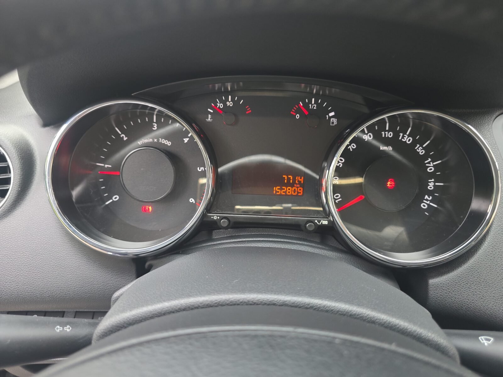 PEUGEOT 5008 1.6HDI STYLE 7 PLAZAS