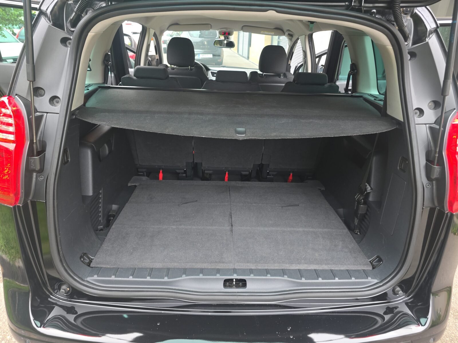 PEUGEOT 5008 1.6HDI STYLE 7 PLAZAS