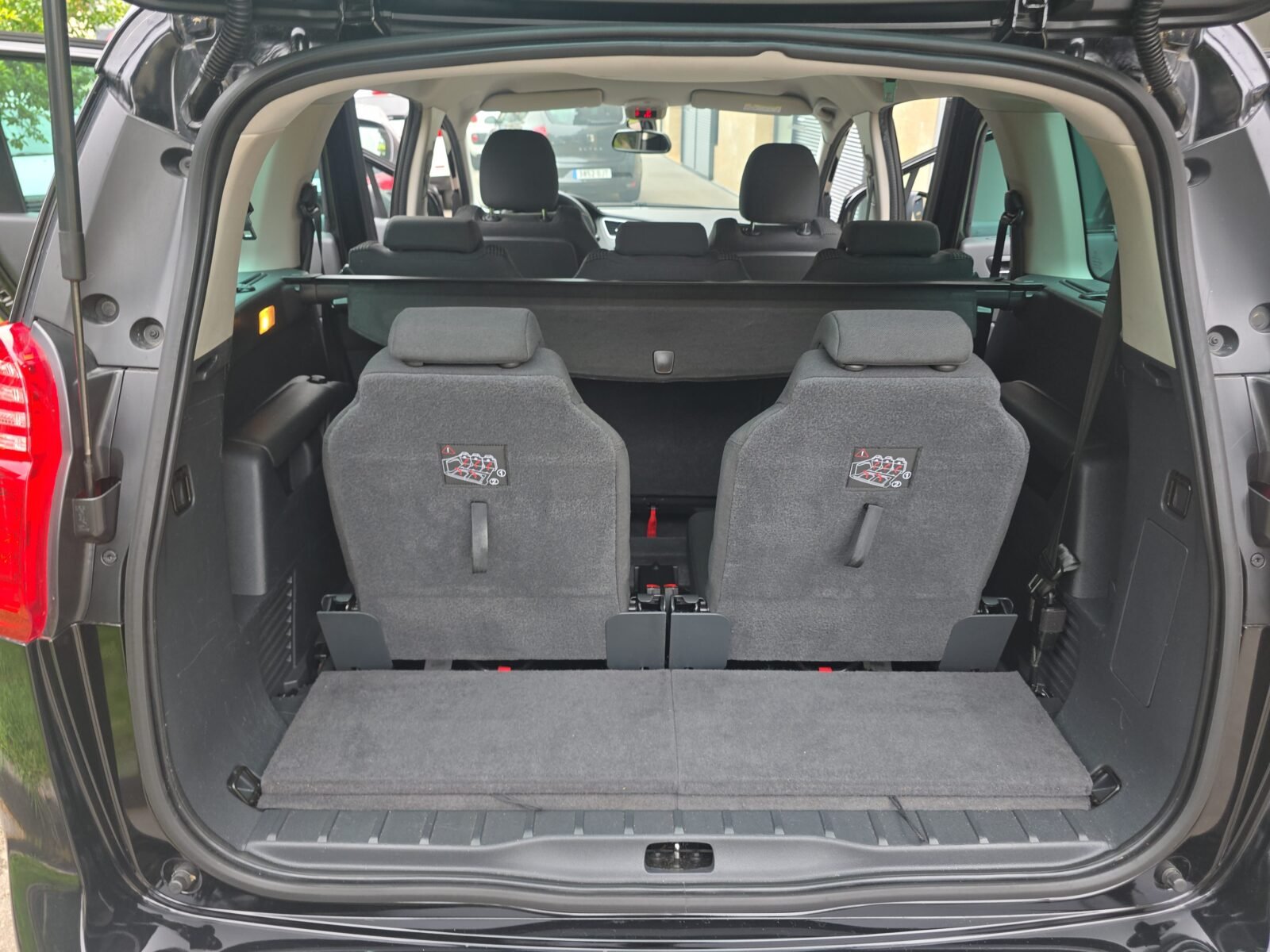 PEUGEOT 5008 1.6HDI STYLE 7 PLAZAS