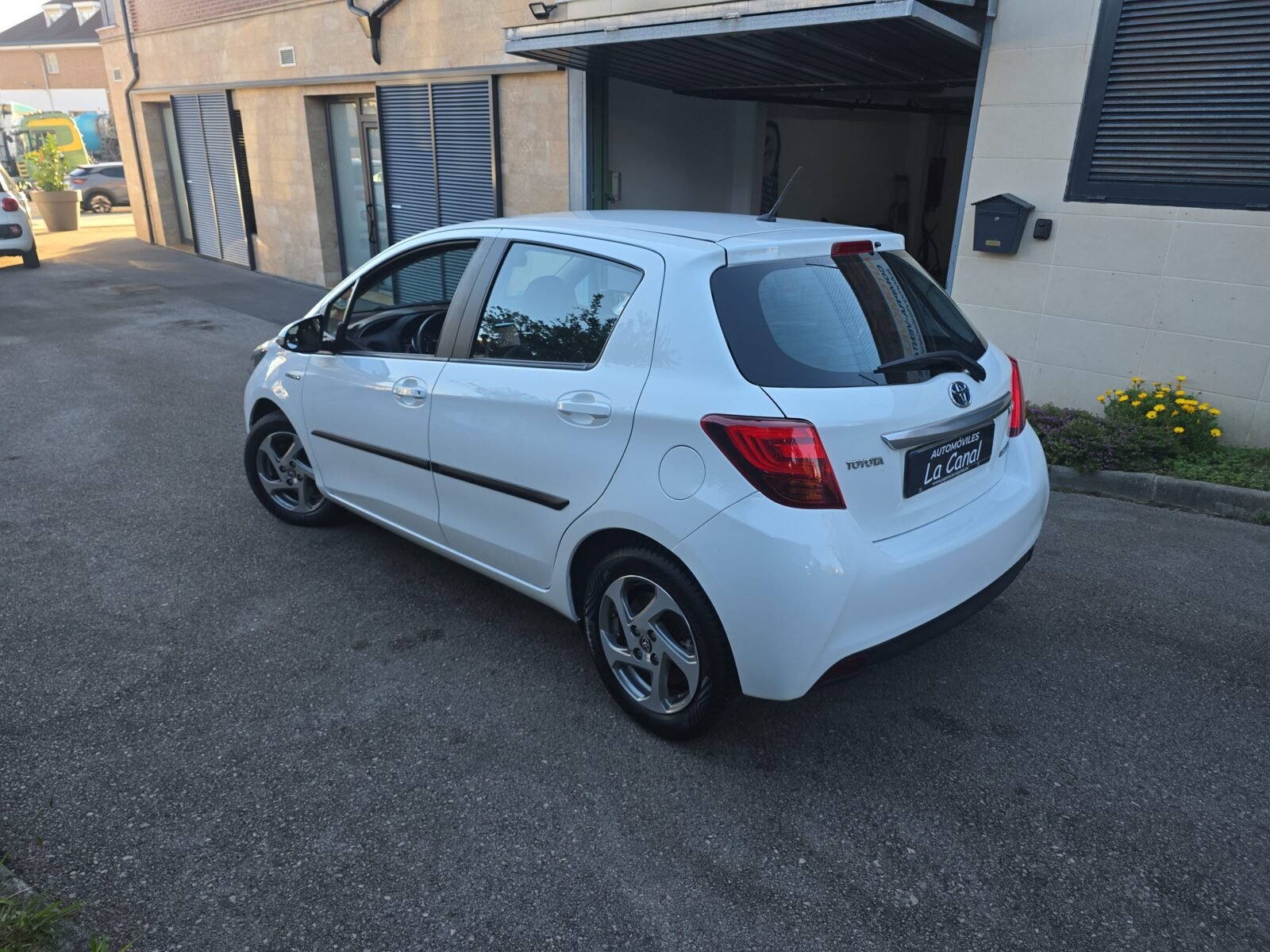 TOYOTA YARIS 1.5VVTI HYBRID ACTIVE