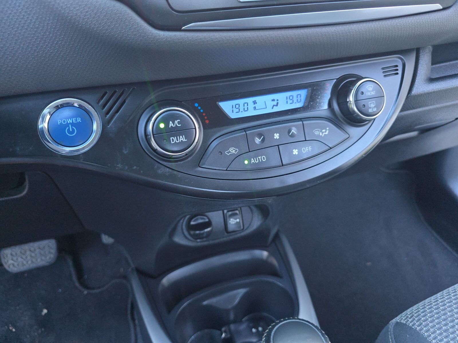 TOYOTA YARIS 1.5VVTI HYBRID ACTIVE
